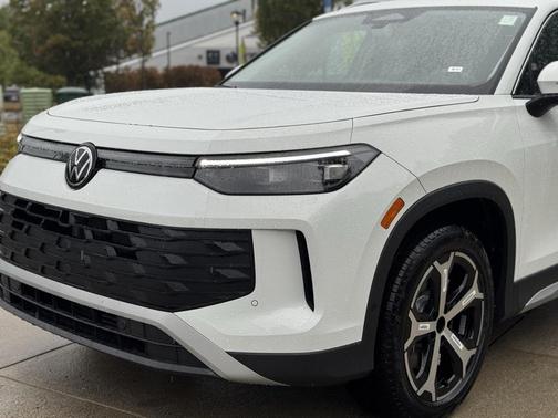2025 Volkswagen Tiguan 2.0T SE 4MOTION