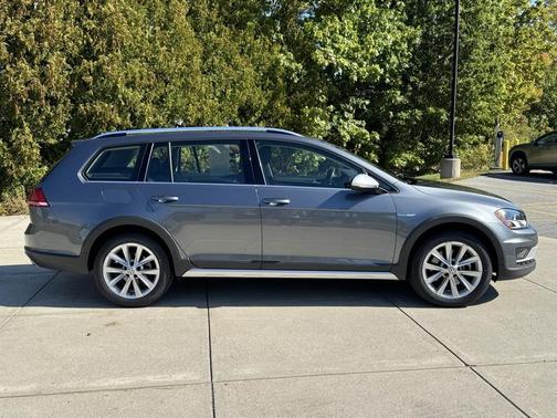 2017 Volkswagen Golf Alltrack 4Motion