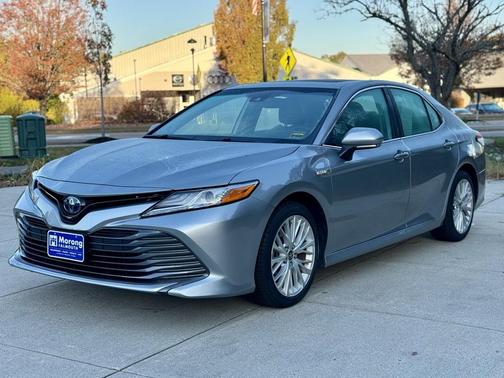 2020 Toyota Camry Hybrid XLE