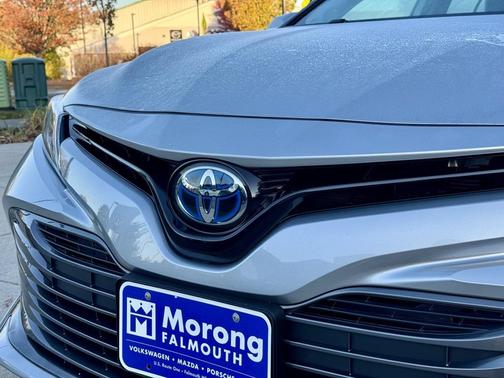 2020 Toyota Camry Hybrid XLE