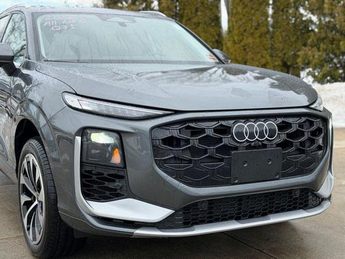 2026 Audi Q3 S line