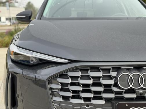 2025 Audi Q5 Premium Plus