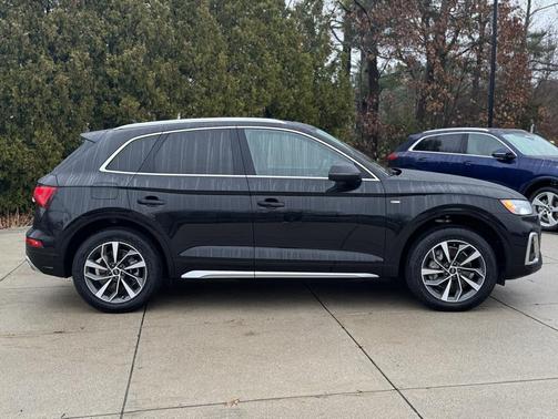 2023 Audi Q5 45 S line Premium Plus