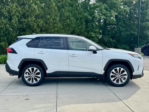 2020 Toyota RAV4 XLE Premium