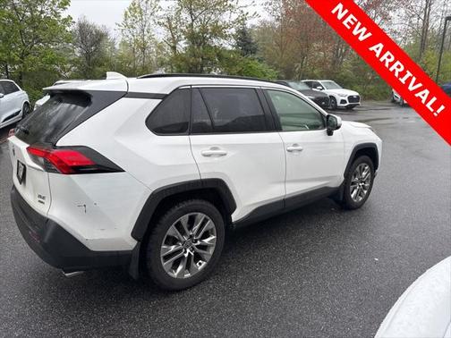 2020 Toyota RAV4 XLE Premium