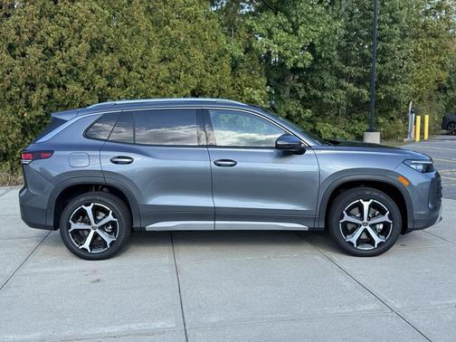 2025 Volkswagen Tiguan 2.0T SE 4MOTION