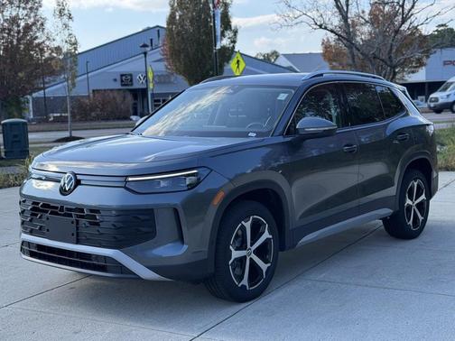 2025 Volkswagen Tiguan 2.0T SE 4MOTION