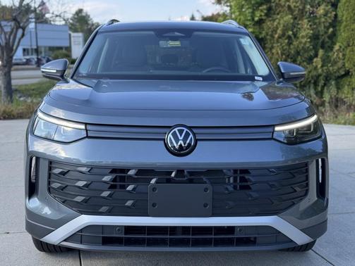 2025 Volkswagen Tiguan 2.0T SE 4MOTION