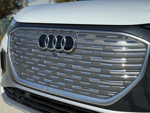 2025 Audi Q4 e-tron Sportback Premium Plus 55 quattro