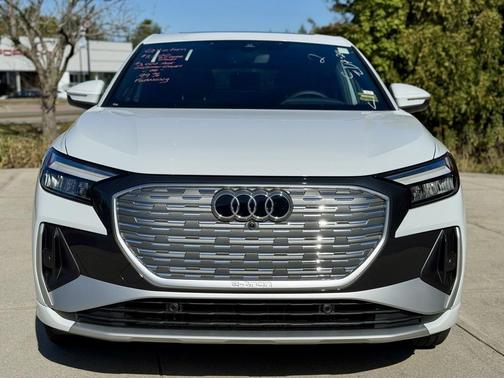 2025 Audi Q4 e-tron Sportback Premium Plus 55 quattro