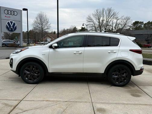 Snow White Pearl 2021 Kia Sportage S