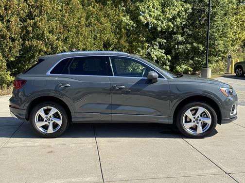 2022 Audi Q3 40 Premium