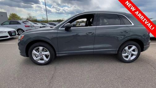 2025 Audi Q3 Premium 45 TFSI S line quattro Tiptronic