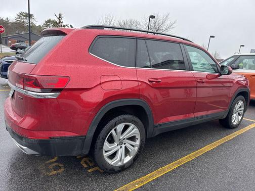 Red Metallic 2021 Volkswagen Atlas 3.6L SE w/Technology