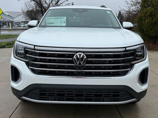 Opal White 2026 Volkswagen Atlas 2.0T SE w/Technology 4MOTION