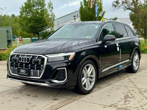 2025 Audi Q7 55 Premium Plus