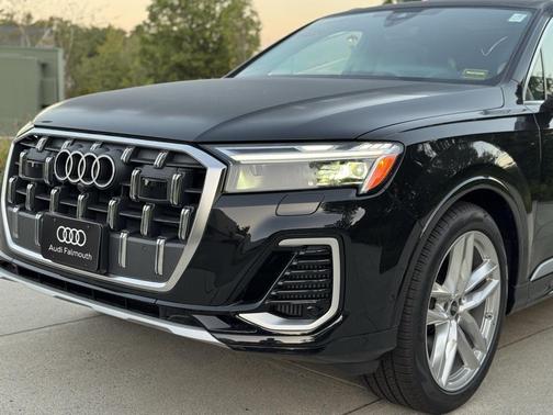 2025 Audi Q7 55 Premium Plus