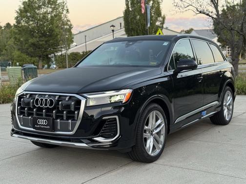 2025 Audi Q7 55 Premium Plus