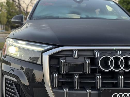 2025 Audi Q7 55 Premium Plus