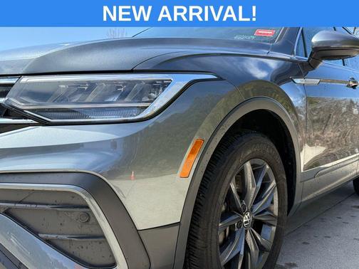 Platinum Gray Metallic 2024 Volkswagen Tiguan 2.0T SE 4MOTION