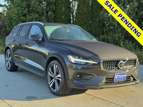 2024 Volvo V60 Cross Country B5 Plus