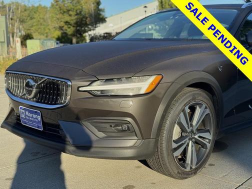2024 Volvo V60 Cross Country B5 Plus