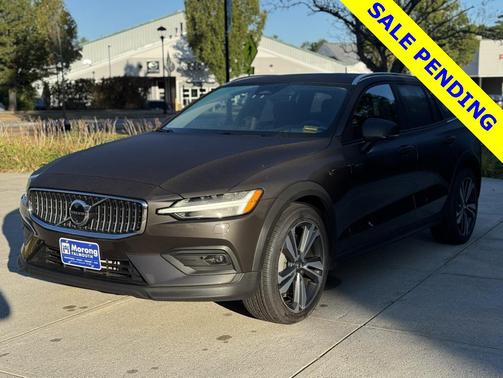 2024 Volvo V60 Cross Country B5 Plus
