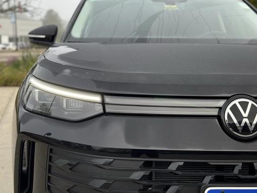 2025 Volkswagen Tiguan 2.0T SE 4MOTION