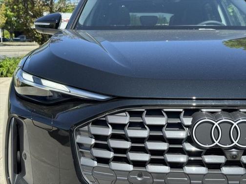 2025 Audi Q5 Premium