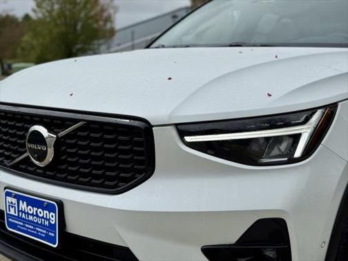 2023 Volvo XC40 B5 Plus Dark Theme