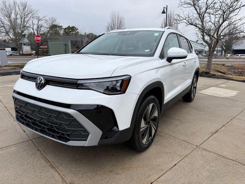 2026 Volkswagen Taos SE