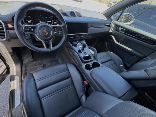 2023 Porsche Cayenne Platinum Edition