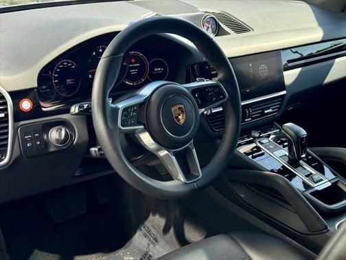 2023 Porsche Cayenne Platinum Edition
