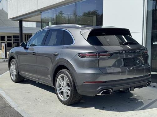 2023 Porsche Cayenne Platinum Edition