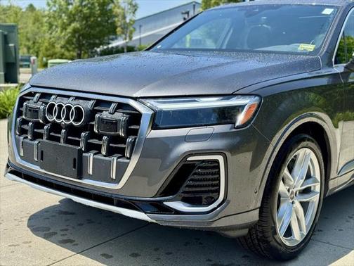 2025 Audi Q7 55 Premium Plus