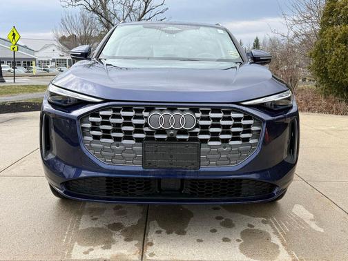 Navarra Blue Metallic 2025 Audi Q5 Premium TFSI quattro S tronic