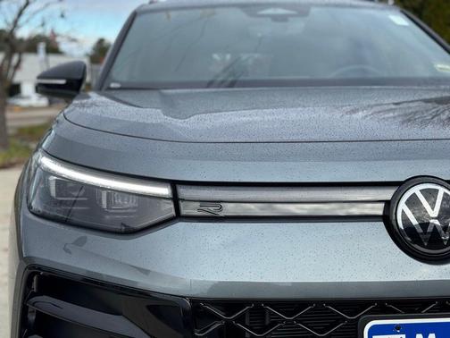 2026 Volkswagen Tiguan 2.0T SE R-Line Black 4MOTION