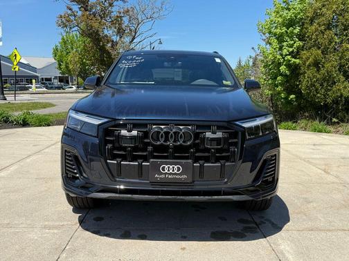Waitomo Blue Metallic 2026 Audi Q7 45 Premium