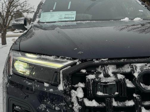 2026 Audi Q7 45 Premium