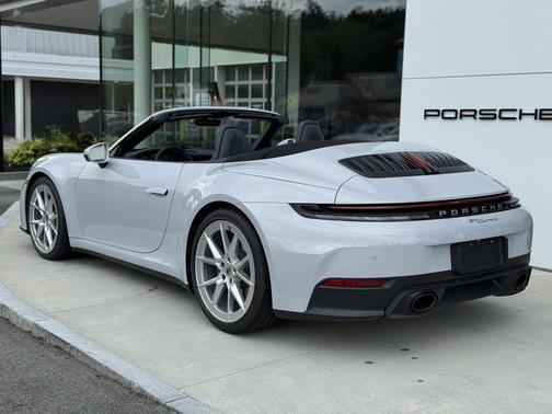 2025 Porsche 911 Carrera