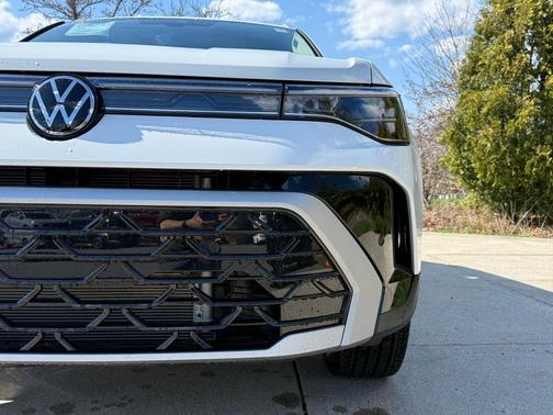 Pure White 2026 Volkswagen Taos SEL