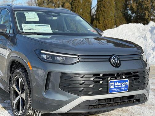 platinum gray metallic 2026 Volkswagen Tiguan 2.0T SE 4MOTION