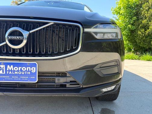 Onyx Black Metallic 2021 Volvo XC60 T6 Momentum