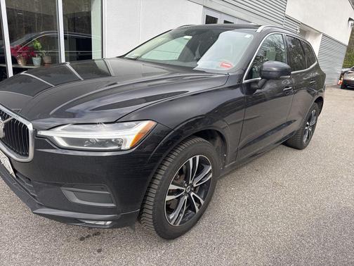 2021 Volvo XC60 T6 Momentum