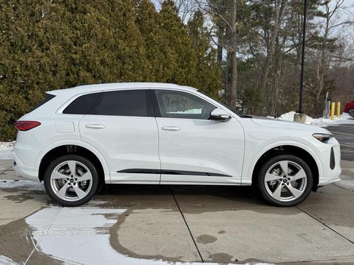 2025 Audi Q5 Premium Plus TFSI quattro S tronic