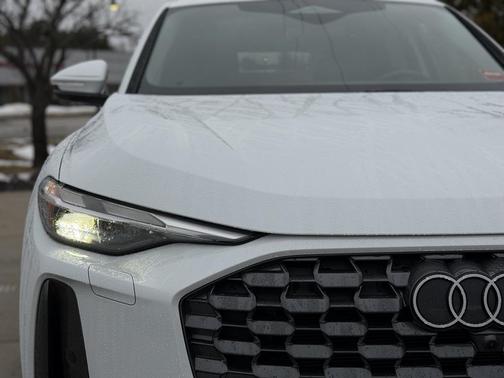 2025 Audi Q5 Premium TFSI quattro S tronic