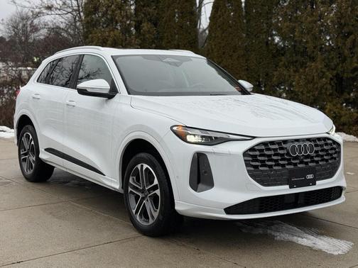 2025 Audi Q5 Premium TFSI quattro S tronic