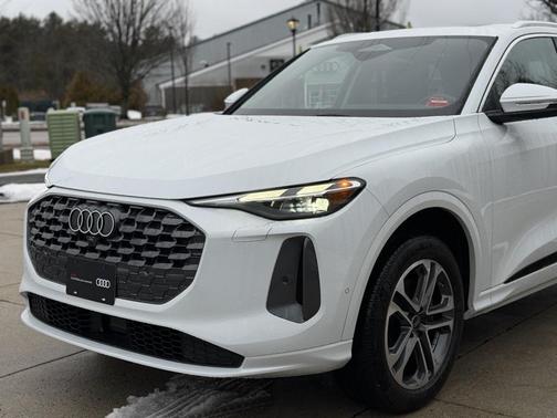 2025 Audi Q5 Premium TFSI quattro S tronic