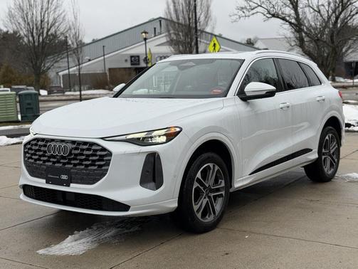 2025 Audi Q5 Premium TFSI quattro S tronic