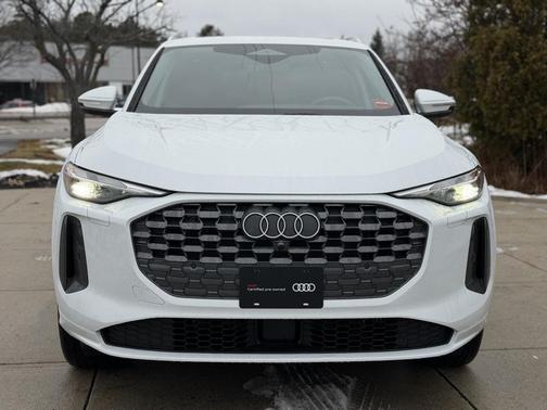 2025 Audi Q5 Premium TFSI quattro S tronic